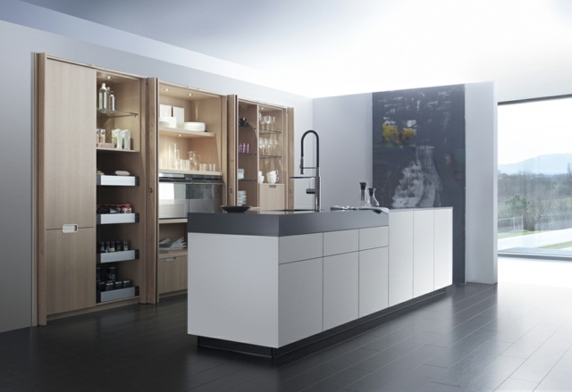 Drevený kuchynský príborový držiak panvice biely minimalistický Držiak panvice na príbory biely minimalistický kuchynský ostrovček