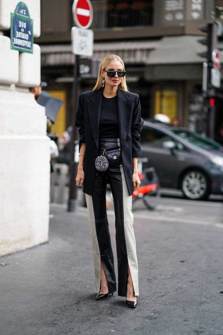 dvojfarebné kožené nohavice s rozparkom vpredu na nohavici