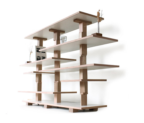 Séria nábytku regálového systému jo49 od Andreasa Jansona