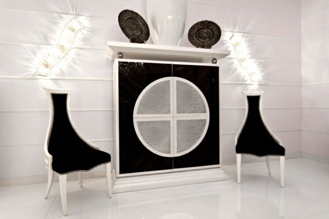 Stoličky osvetlenie komoda obývacia izba čierna biela