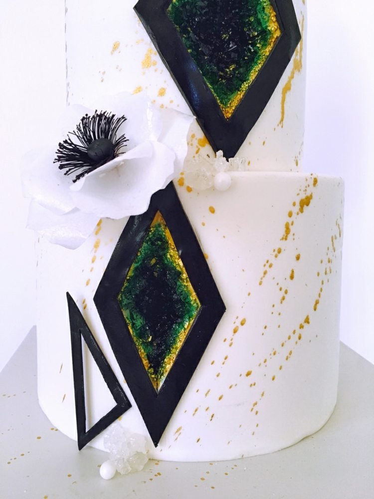 moderné a minimalistické s kosoštvorcami a bielou sasankou