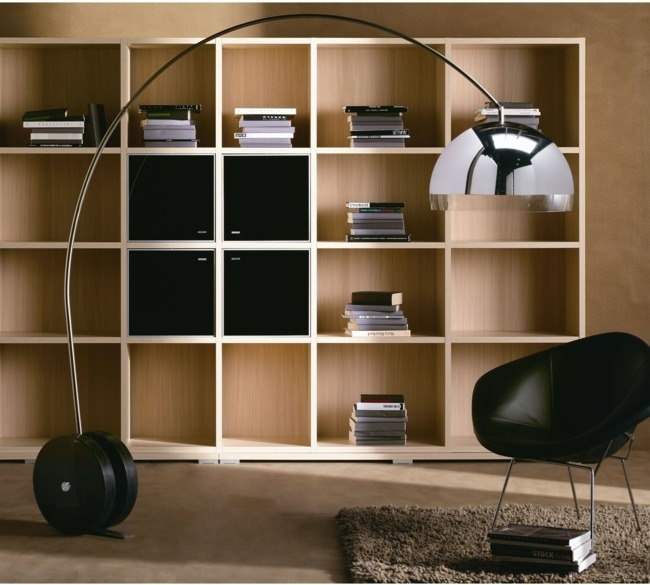 Stojacia lampa knižnica drevo moderné osvetlenie Stojacia lampa moderné osvetlenie rohový kožené kreslo