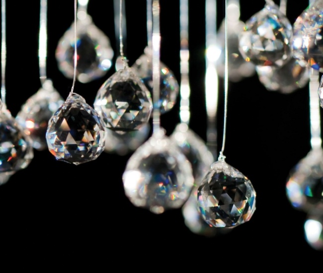 Diamantový luster s krásnym dizajnom Lustrová lampa krásny dizajn nápady sklo