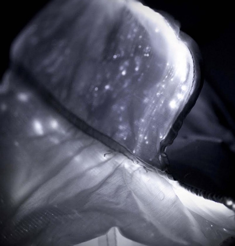 LEd bunda strihaná z nylonovej a oceľovej tkaniny led bunda -systém-sklolaminát-tkanina-tkaná