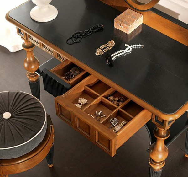 spálňa z dreveného toaletného stolíka spálňa z dreveného toaletného stolíka