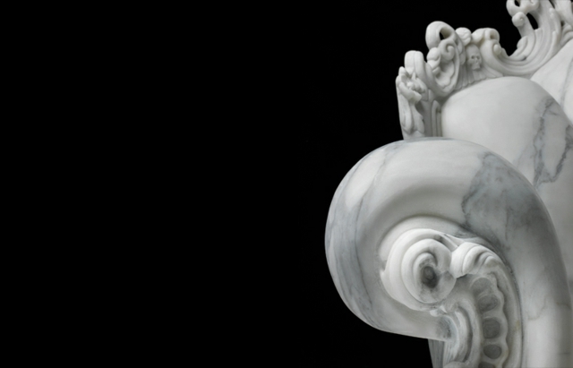 Nápady na dizajn nábytku kreslo rezbárska koža