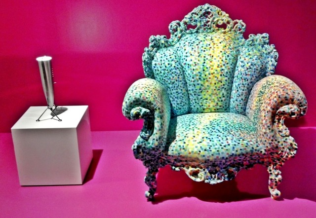 Textilné kreslo s dizajnom nábytku farebný vzor oranžová žltá modrá