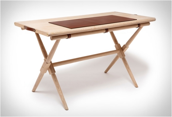 Skladací „valček“ stola zbierka ghurka-veľký-stolný-kožený-vrchnák