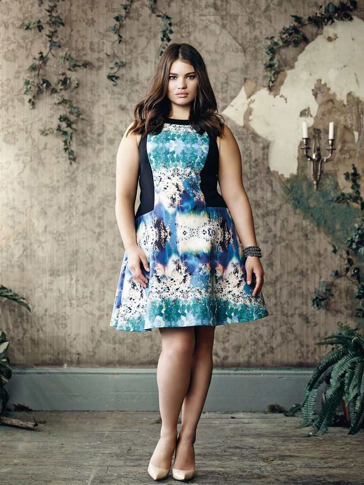 šaty po kolená s kvetinovým vzorom bez rukávov - Tara Lynn fashion-bacuľaté-trendy-tara-lynn-plus-veľkosť-model