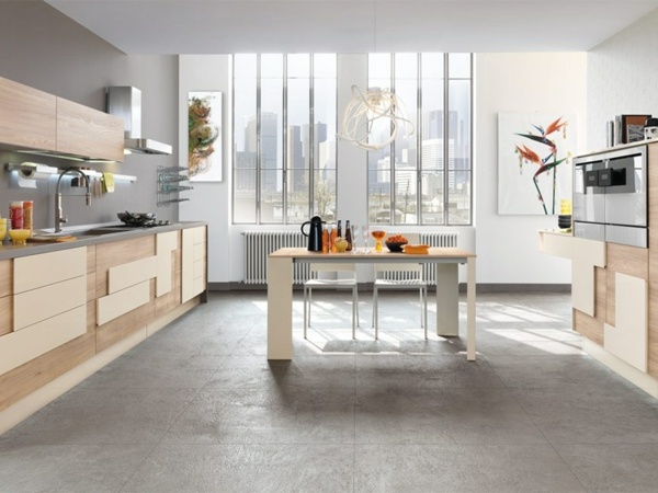 Pozrite sa na kuchynský drez z nerezovej ocele z dubového dreva