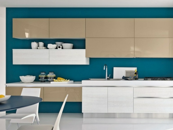 Kuchynské vstavané spotrebiče kuchynský drez čela vo vysokom lesku nerezové kľučky dverí