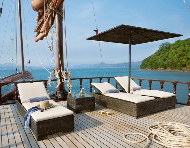 Ratanový záhradný nábytok moderný dizajn slnečník dvojsed moderný dizajn slnečník dvojmiestna drevená podlaha na terasu