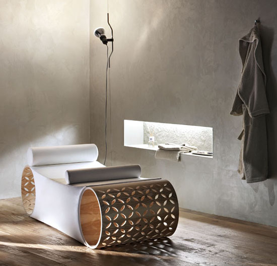 Leňoška vyrobená z vankúša z olivového dreva s hviezdnymi kúpeľmi