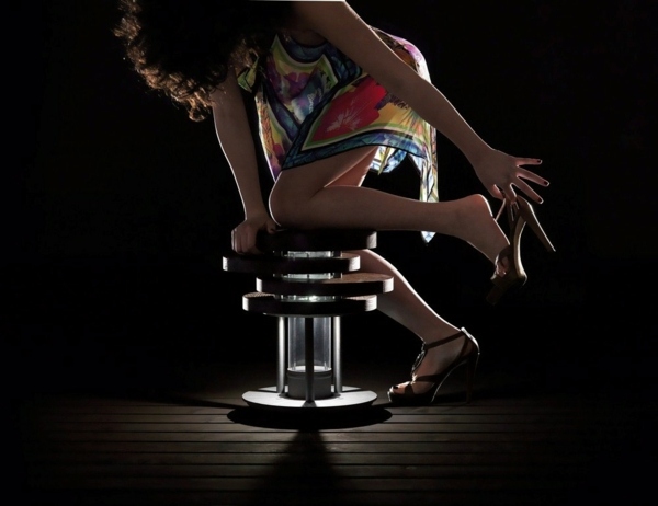 Zapustené vonkajšie osvetlenie záhrady