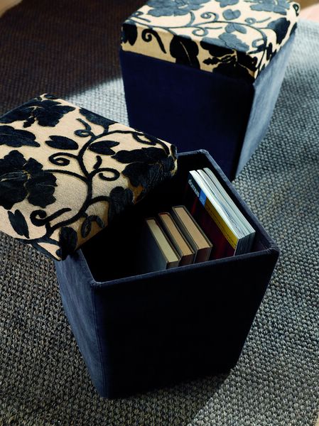 Taburetka s úložným priestorom veko pomocníka malý byt vnútri priehradky taburet s úložným priestorom malý byt veko pomocníka