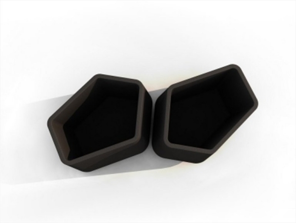 päťuholníková kolekcia kvetináčov v dizajne čiernej skalky