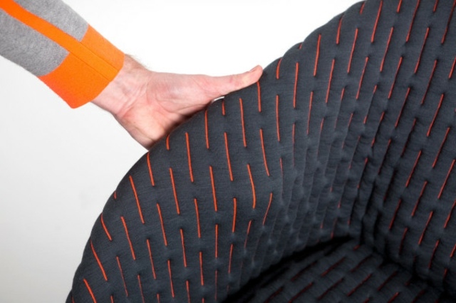 Kreslo funkčné čalúnenie v retro štýle umývateľné moderným dizajnérom Štýlové čalúnenie umývateľné moderným dizajnovým nábytkom