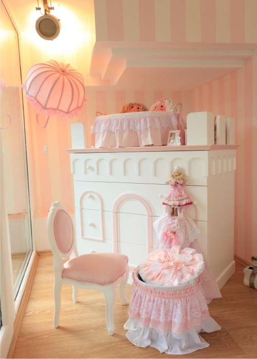 zariadenie detskej izby lacote s rozprávkovými motívmi postieľka pre bábiky