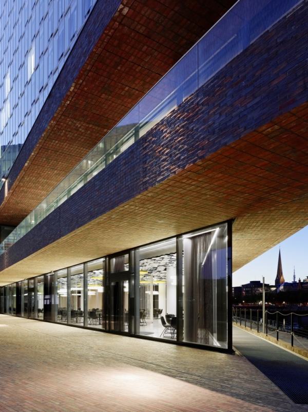 návrh exteriérovej stavebnej jedálne zo zrkadlového časopisu