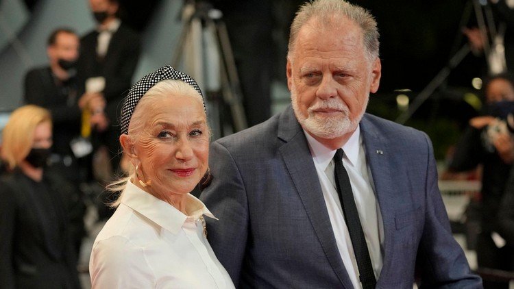 Helen Mirren účesy sivé vlasy Filmový festival v Cannes 2021