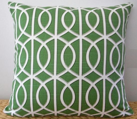 Trendy v roku 2013 trendy v dizajne zeleného vankúša Trendy v roku 2013 trendy v dizajne zelený vzor vankúša biely