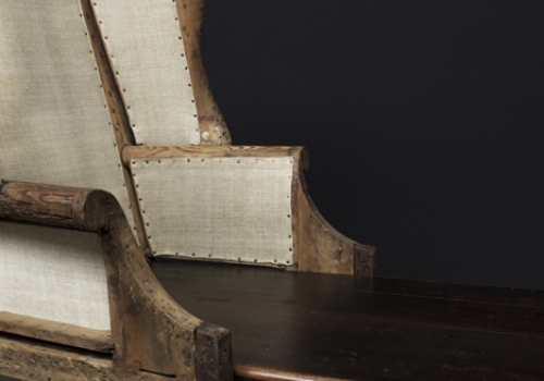 kolekcia dizajnu nábytku z prírodných materiálov Jamesom Plumbom