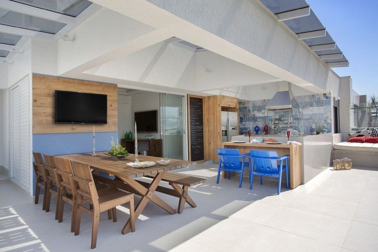 záhradná kuchyňa krytá terasa modrá svetlá strešná krytina sklo