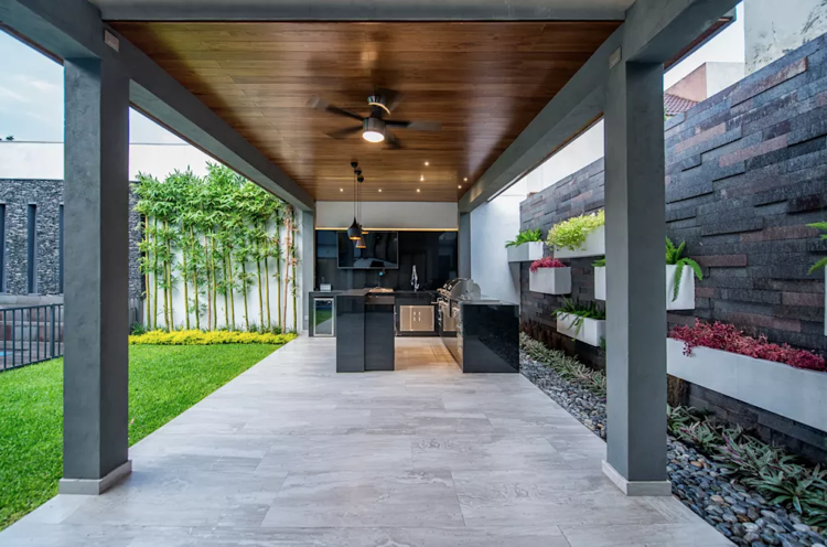 Vonkajšia kuchynská linka na stenu s vysokým leskom a vysokým leskom