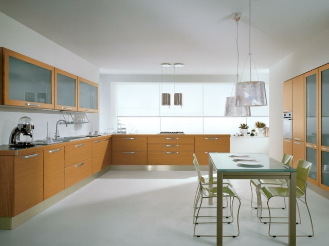 Systémová jedálenská časť vytvára moderné, štýlové nápady