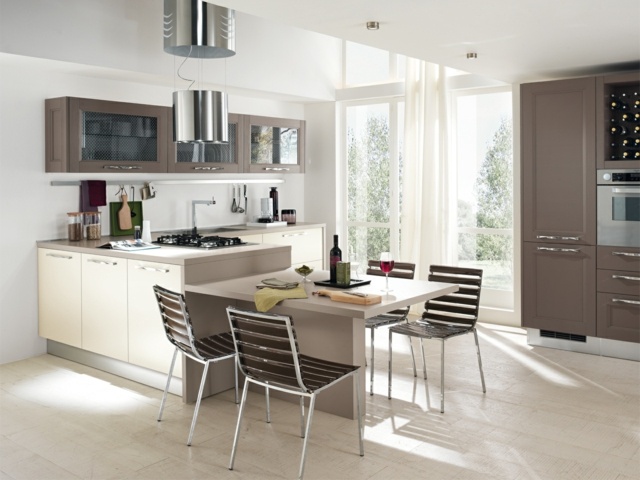 malé priestorovo úsporné jedálenské stoličky ratanová kapucňa