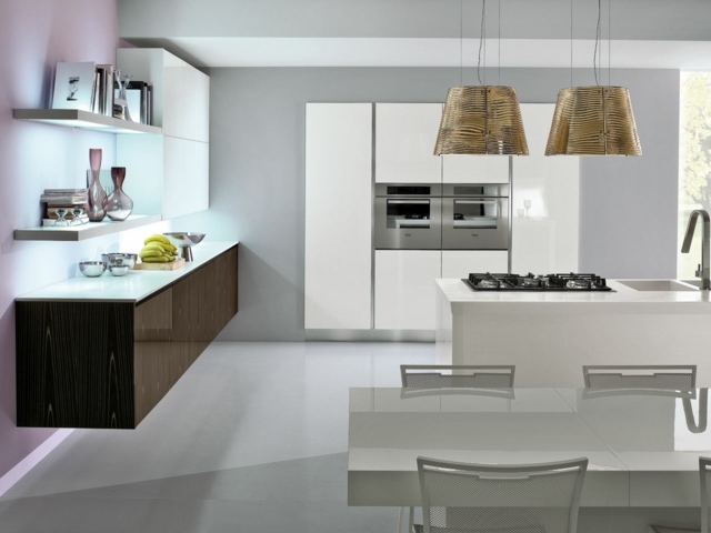 biele pultové nástenné skrinky kuchynský ostrov jedálenský kút