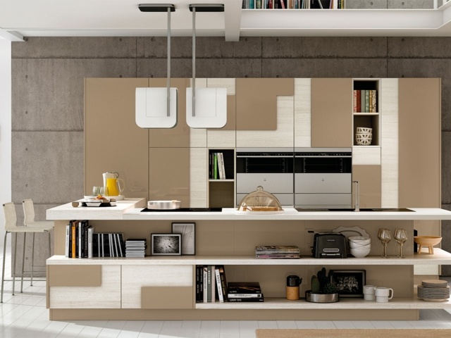 Nástenný policový systém, barové stoličky, vstavané spotrebiče, závesné svetlá