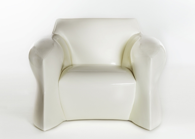 dizajnový nábytok predného kresla od Brada Pitta