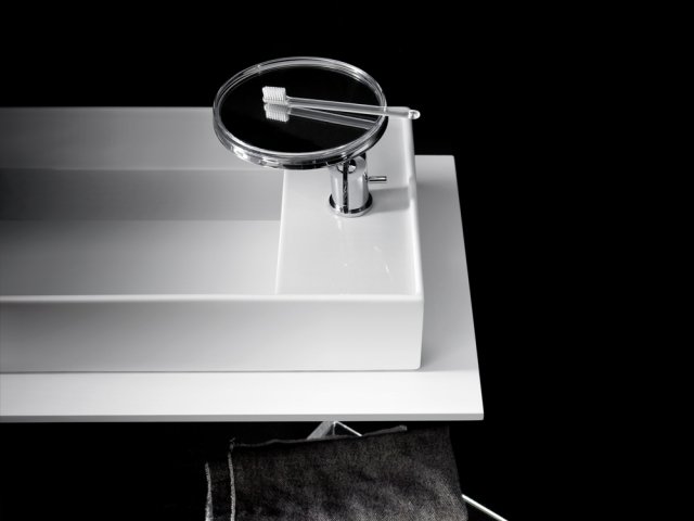 SaphirKeramik prevádzkuje moderný kúpeľňový inovačný faucet