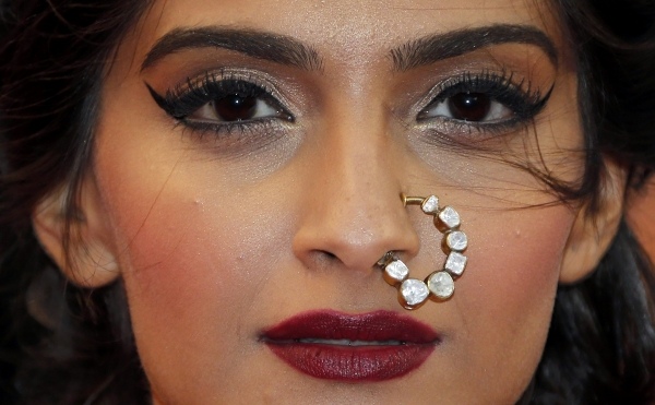 Nosný prsteň - piercing s kamienkami piercing do nosa-veľký-prsteň-s drahokamami