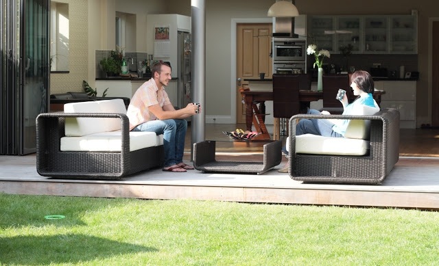 Posedenie balkónový záhradný nábytok na relaxáciu-vonkajší priestor