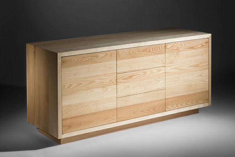 Tento príborník od rovnakého dizajnéra je vhodný aj ako komoda do spálne komoda ardara komoda drevo svetlý nápad na nábytok