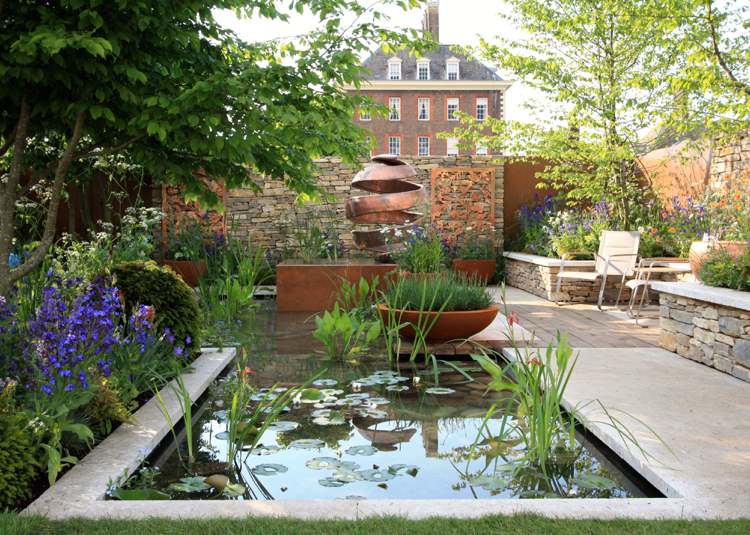 Sochy dekorácií rybníkových rastlín vyrobené z cortenovej ocele