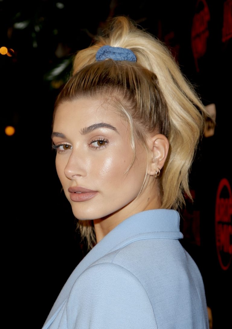 Vlasové doplnky Scrunchie Hailey Baldwin Účesy blond vlasy