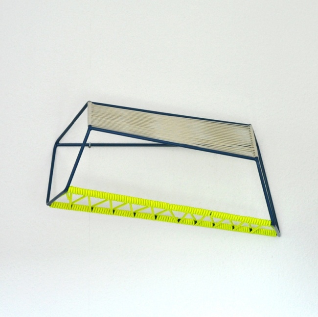 sochárska kuchynská polica dahm záveterná oceľ farebné pestré gumičky kuchynská polica dahm záveterné oceľové farebné gumičky