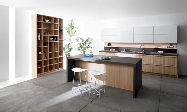 snaidero kuchyne svetlý drevený sivý kuchynský ostrovček snaidero Kitchen Designs kuchynský ostrovček zo svetlo šedej kuchynskej linky