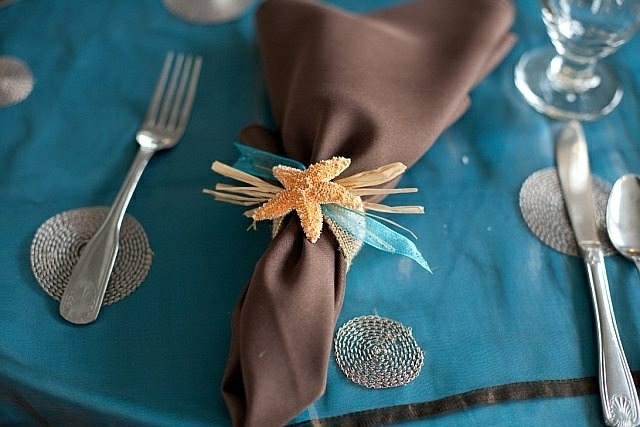 Vytvorte držiak na obrúsky zo stužiek a hviezdice držiak na obrúsky hviezdicová stužka mašľa tyrkysovo hnedá