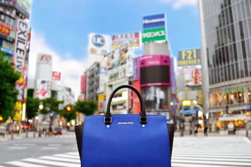 selma tašky od Michaela Korsa prakticky modré selma tašky od Michaela Korsa prakticky luxusné modré