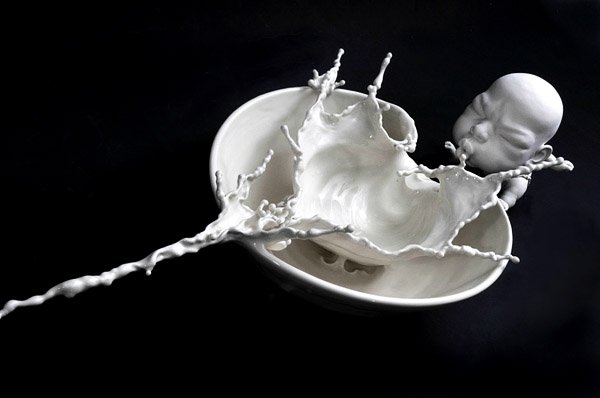 Socha inšpirovaná vysokorýchlostnou fotografiou Moderná plastika inšpirovaná vysokorýchlostnou fotografiou