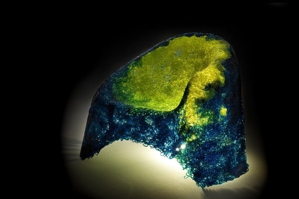 Dizajnové kreslo Edra alice modro žlté neobvyklého tvaru