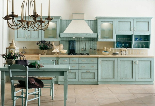 klasická modrá kuchynská linka