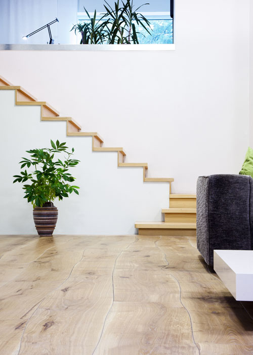 Zakrivený rezací systém na drevené dosky