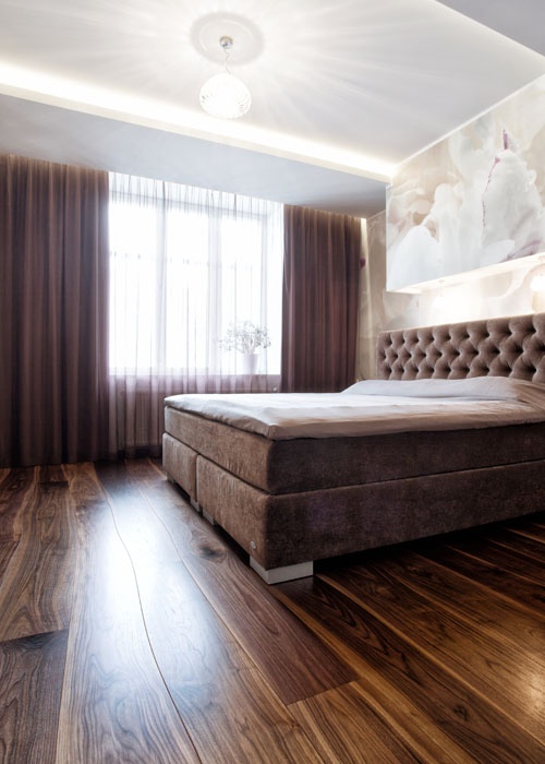 Spálňa Bolefloor orechová doska