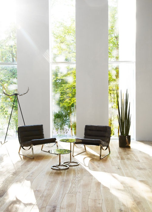 Doska z dosiek z masívneho dreva bolefloor má zakrivený tvar