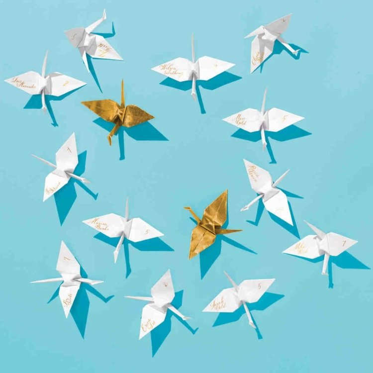 talenty na šťastie drotár papierové origami žeriavy menovky malé talizmany na rozdávanie